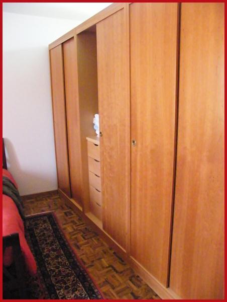 Fluttuar - Cherry cabinet